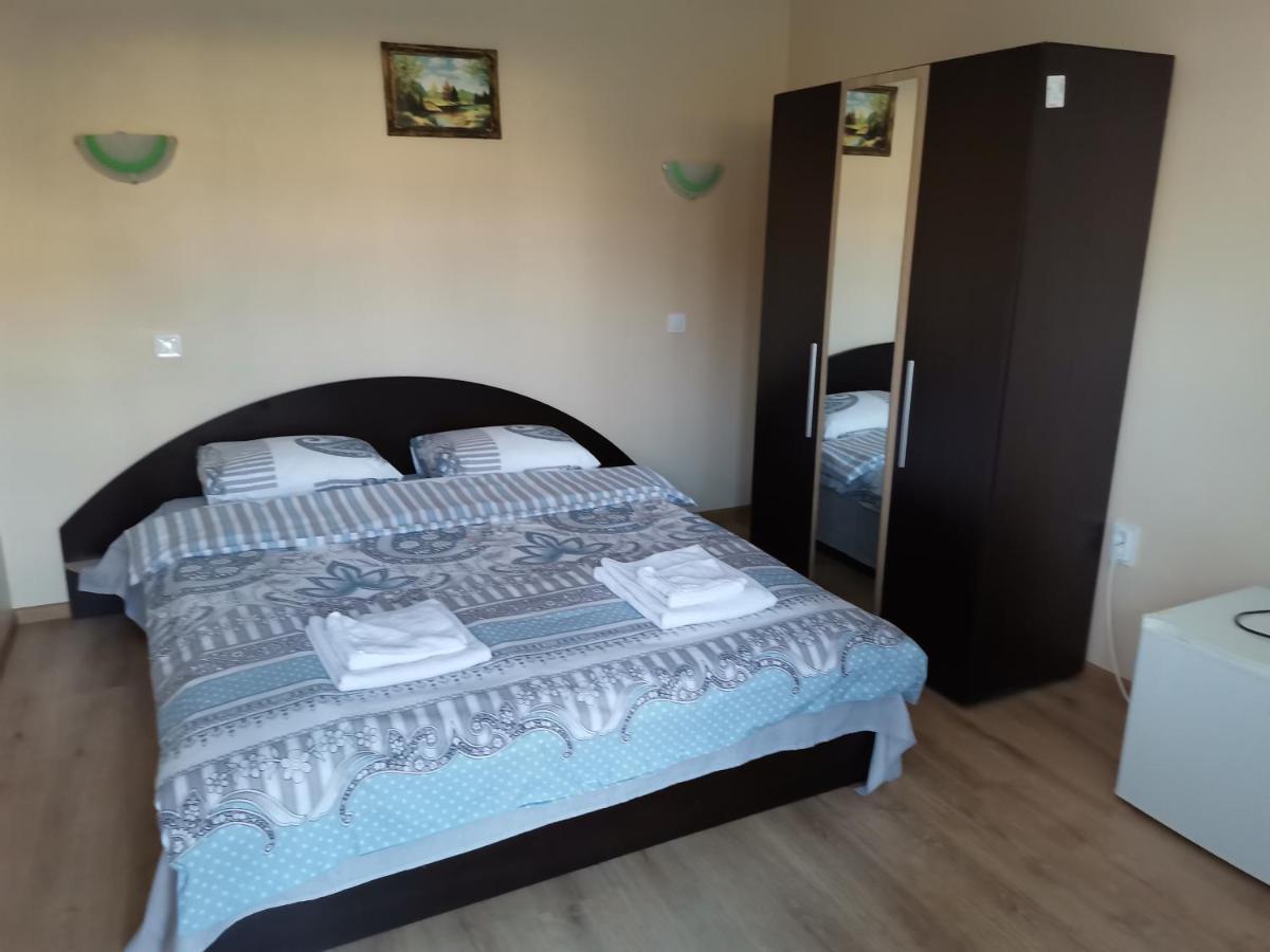 Guest Rooms Mihaylovi パヴェル・バニャ エクステリア 写真